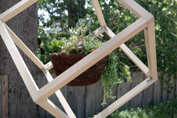 How to build a DIY hanging planter