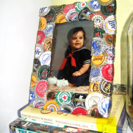 How to make a bottle cap picture frame