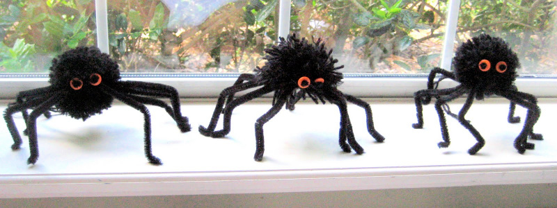 DIY pom pom spiders