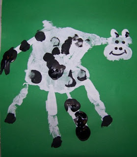 Cow handprint art idea for kids