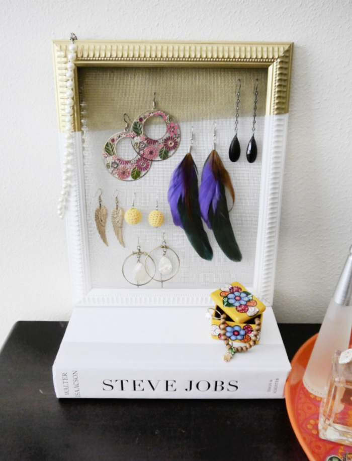 How to make an earring organizer