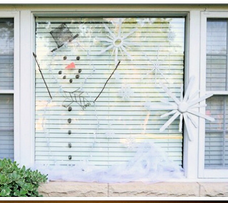 DIY outdoor Christmas window decorations