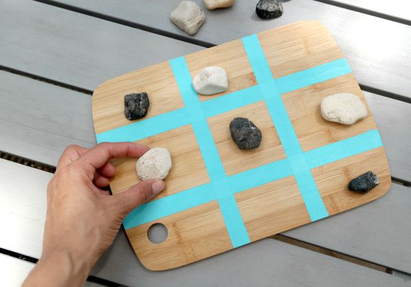 DIY mothers day gift outdoor tic tac toe set