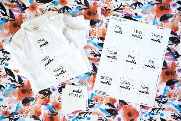 Cute, free baby milestones printable stickers!