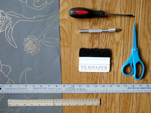 How to apply temporary wall paper