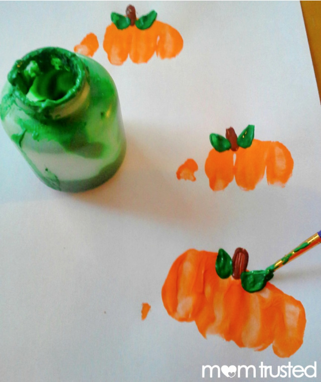 handprint pumpkin art