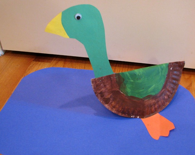Paper plate duck craft