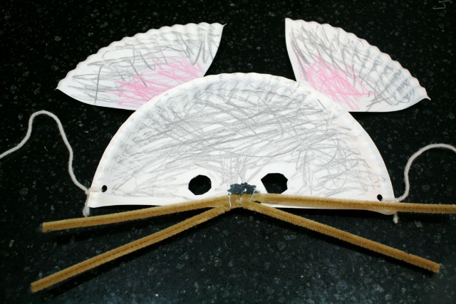 Paper plate mouse craft