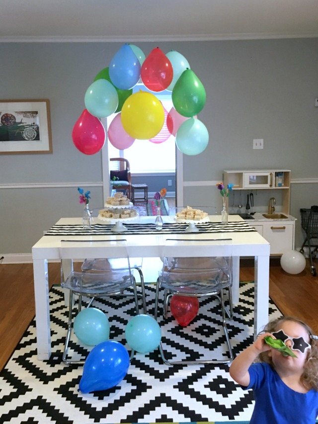 How to Make a Balloon Chandelier