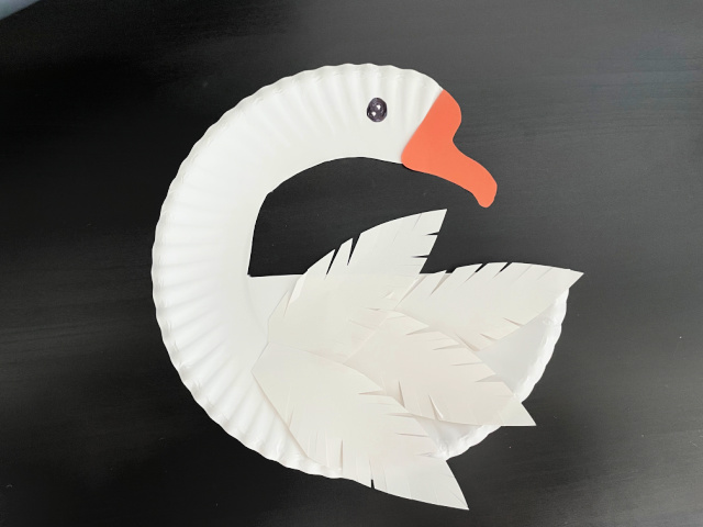 Goose paper plate craft