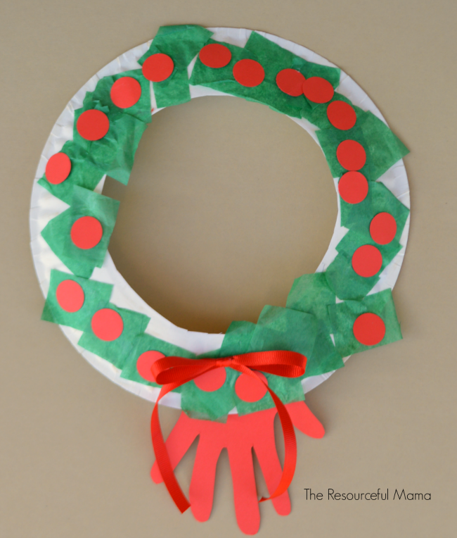 paper plate Christmas wreath