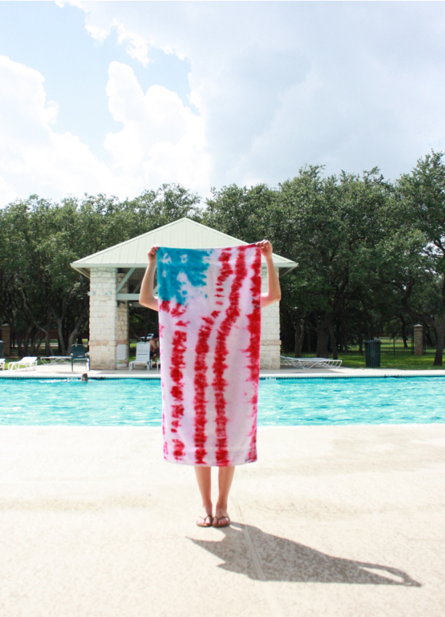 DIY-Tie-Dye-American-Flag-Towels