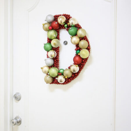 How-to-make-an-ornament-christmas-wreath